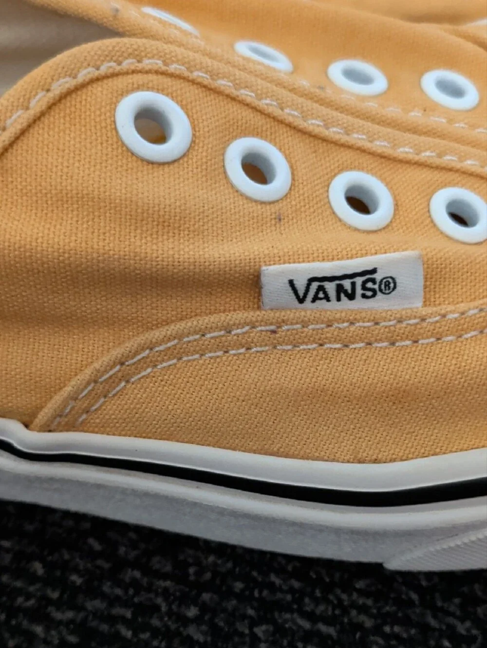 Vans low top
